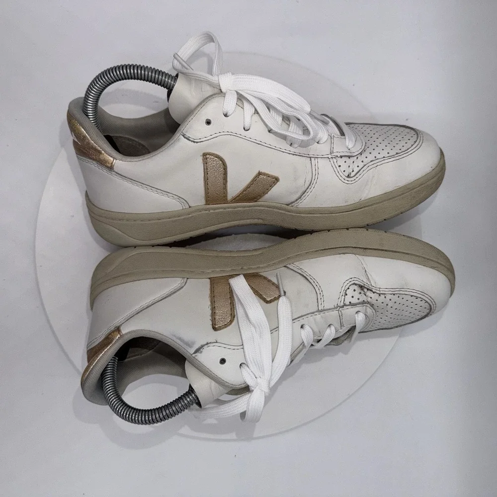 Veja V-10 White Metallic Gold Leather Low Top Women's‎ Sneakers Shoe Size 39/8